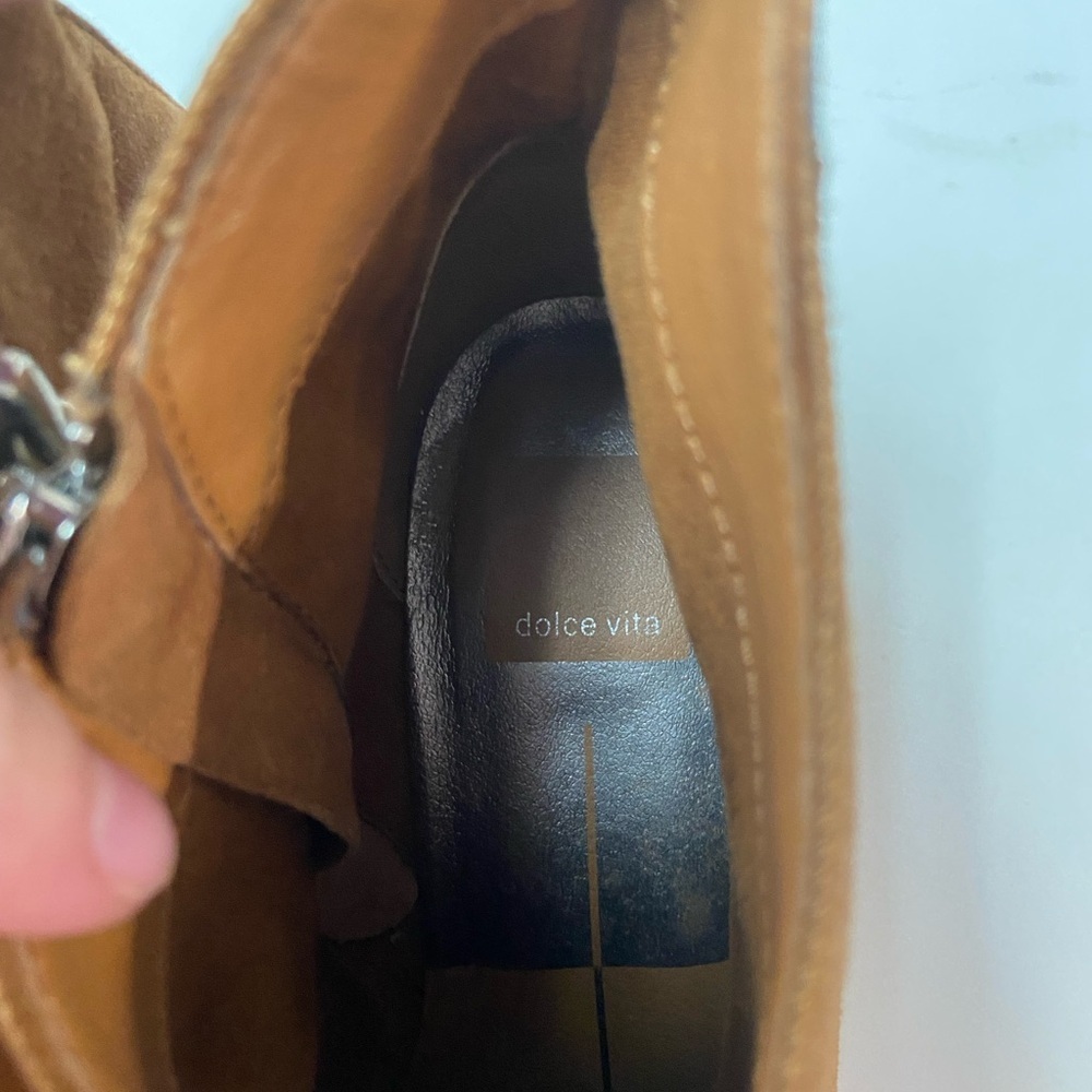 🔴5/$15 DV by Dolce Vita Tan Suede Ankle Booties - Picture 11 of 12